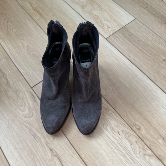 Dolce Vita Gray Suede Ankle Bootie - SIze 7 1/2 - Picture 2 of 7